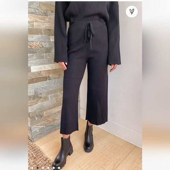 Wide Leg Pants With top - Picture 2 of 9